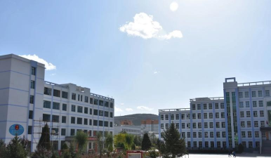 甘肃省会宁职业中等专业学校户外活动场地
