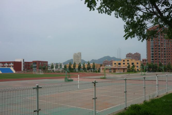 本溪市第一中学户外活动场地