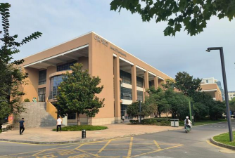 济宁高新区职业中等专业学校户外活动场地