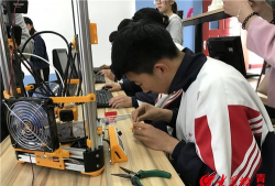 青岛西海岸新区高级职业技术学校户外活动场地