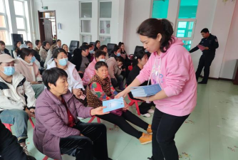 捂桐河农场中学户外活动场地