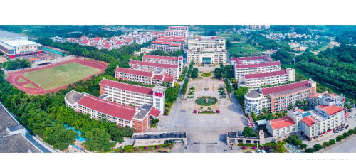 福建省漳州卫生学校户外活动场地