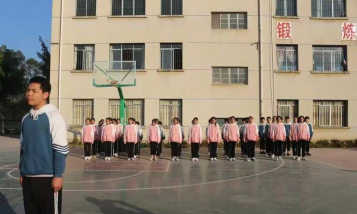 灵马镇第二初级中学户外活动场地