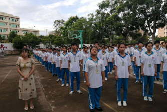 定安县城南初级中学户外活动场地