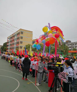 上林县白圩镇白圩初级中学户外活动场地