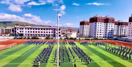甘孜县来玛乡九年一贯制学校户外活动场地