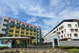 深圳市携创高级技工学校户外活动场地