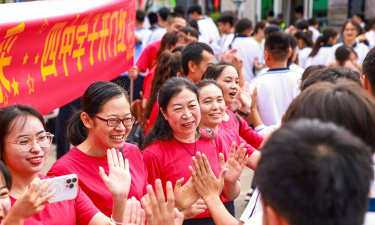 开远市职业高级中学户外活动场地