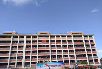 天等县都康中学户外活动场地