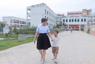 南宁市邕宁区教师进修学校户外活动场地
