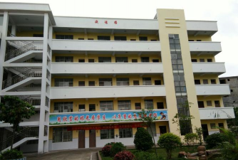 南宁市邕宁区那楼中学户外活动场地
