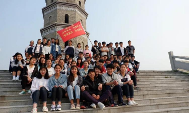 横县峦城完全中学户外活动场地