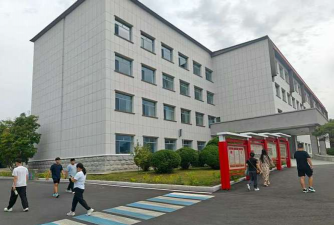 延吉国际合作技术学校户外活动场地