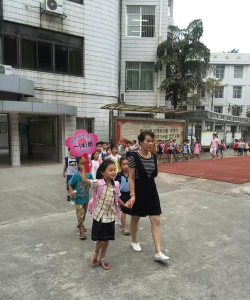 南宁市友爱南路学校(小学)户外活动场地