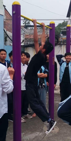 南宁昆仑初级中学户外活动场地