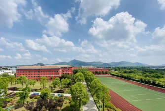 宜兴市归径中学户外活动场地