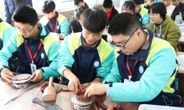 宜兴市西渚中学