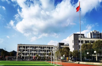 仪征市刘集中学户外活动场地