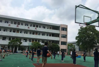 嘉兴新太阳进修学校户外活动场地