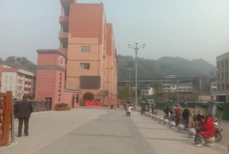 颍东区河东办城郊初级中学户外活动场地