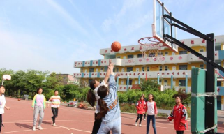 阜阳市颍东区正午镇正午中心学校户外活动场地