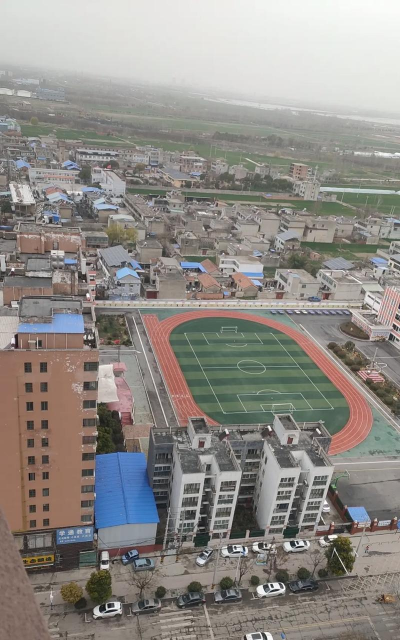行流镇腰庄初级中学户外活动场地