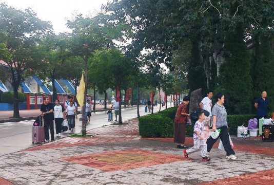 东海外国语学校户外活动场地