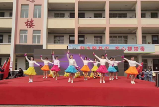 临泉县姜寨中心学校户外活动场地