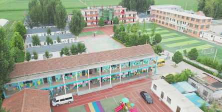 东台市经纬学校户外活动场地