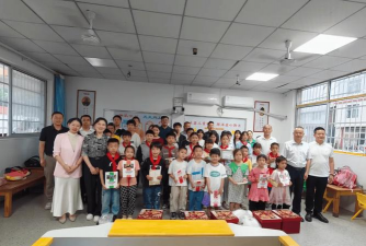 袁州区丰顶山中学户外活动场地