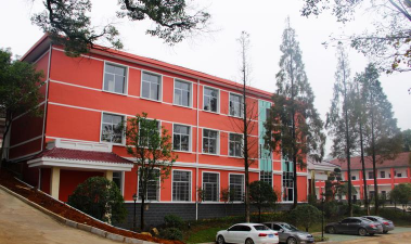 株潭初中户外活动场地