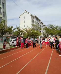 铜鼓县高桥中心学校户外活动场地