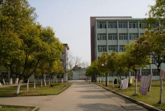 拖船蛟湖初级中学户外活动场地