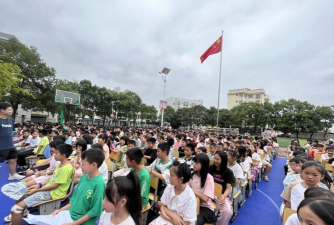 龙潭镇中心学校户外活动场地