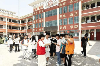 沈丘县石槽乡第一初级中学阅读区