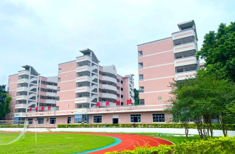 南方中英文学校阅读区
