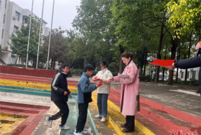 安乡县焦圻镇中学阅读区