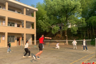 丁家港乡中学阅读区