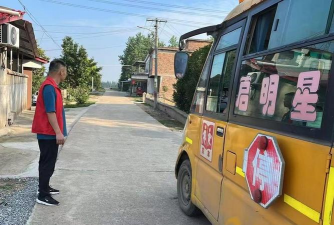 安乡县三岔河镇中学阅读区