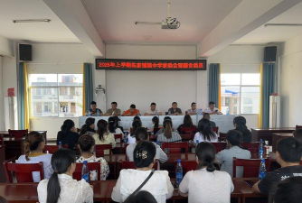 汉寿县朱家铺镇中心学校阅读区