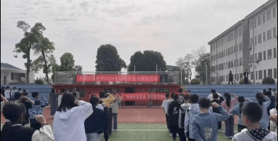澧县大堰当镇中学阅读区