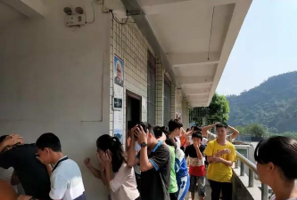 乐昌市三溪镇中心学校阅读区