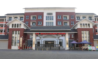 来凤县三胡民族中学阅读区