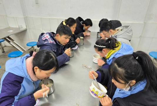 应城市第三高级中学阅读区