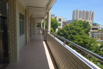 吴川市吴阳中学阅读区