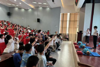 宜昌市六中阅读区