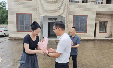 黄梅县下新镇中心学校