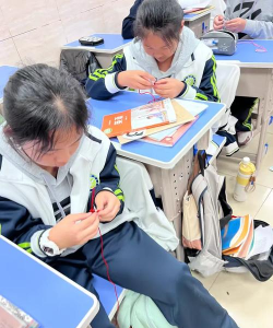 北京市右安门外国语学校阅读区