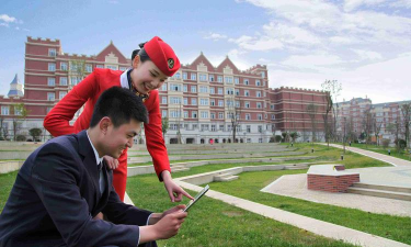 成都东星航空学院阅读区
