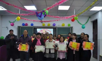 会宁县草滩初中阅读区